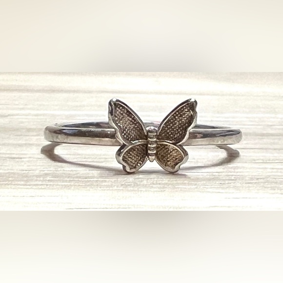 Dainty Designer Pura Vida Butterfly In Flight Ring, Size 8 - Picture 2 of 10